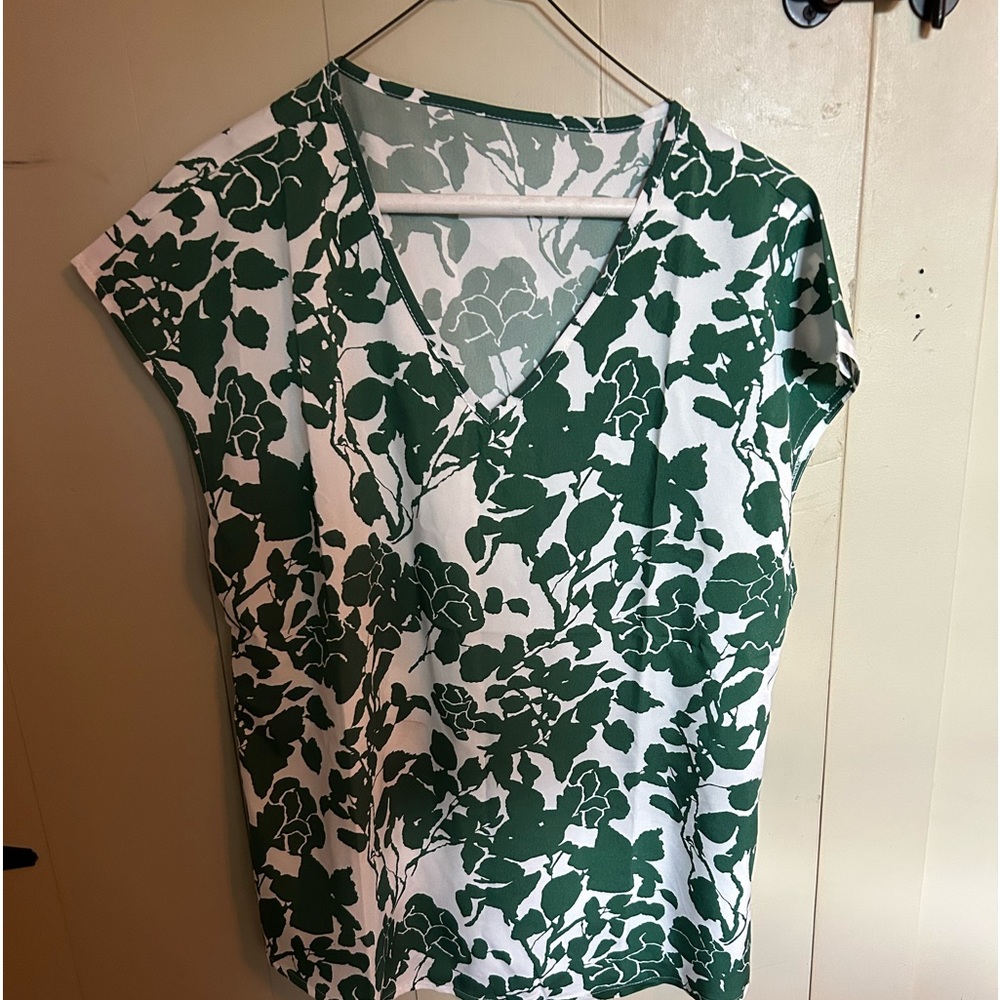 Floral Print V Neck T-Shirt, Casual Short Sleeve T-Shirt For Spring & Summer